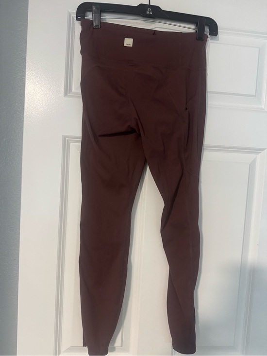 Vuori Pants - Vuori High-Rise Leggings in Deep Brown